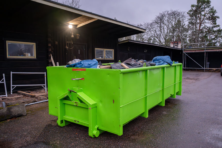 Construction debris dumpster in Markham